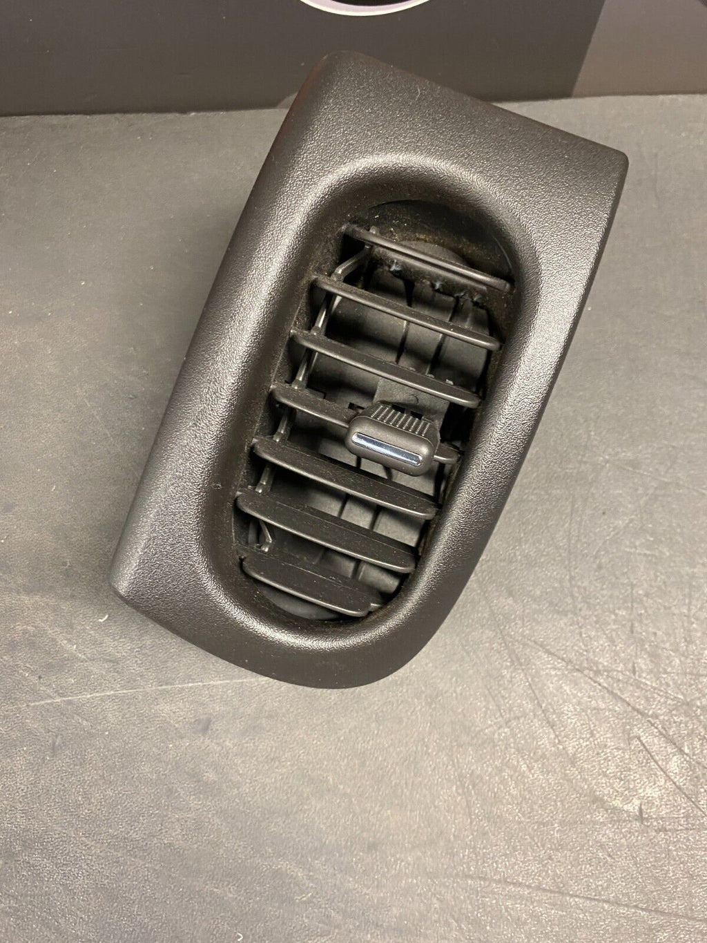 2008 CORVETTE C6 OEM PASSENGER RH DASH VENT USED