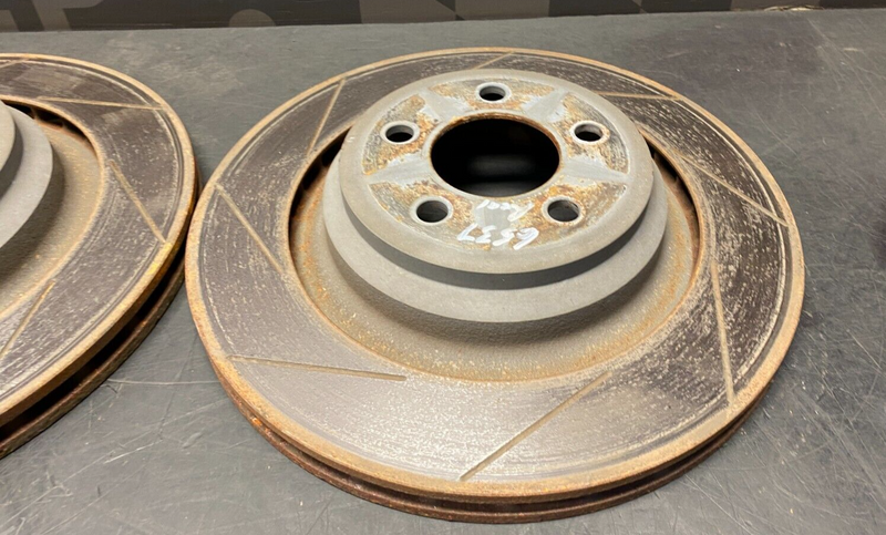 2020 DODGE CHALLENGER HELLCAT REDEYE OEM SLOTTED REAR BRAKE ROTORS PAIR USED