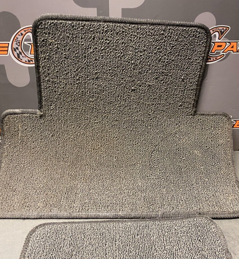 2005 CADILLAC CTS V CTS-V LLOYD FLOOR MATS FRONT REAR WITH V LOGO USED