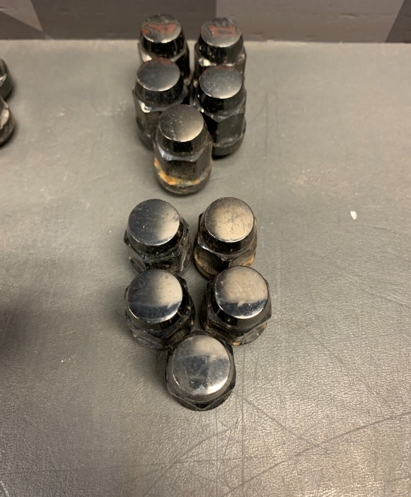 2000 PONTIAC FIREBIRD AFTERMARKET WHEEL LUG NUTS