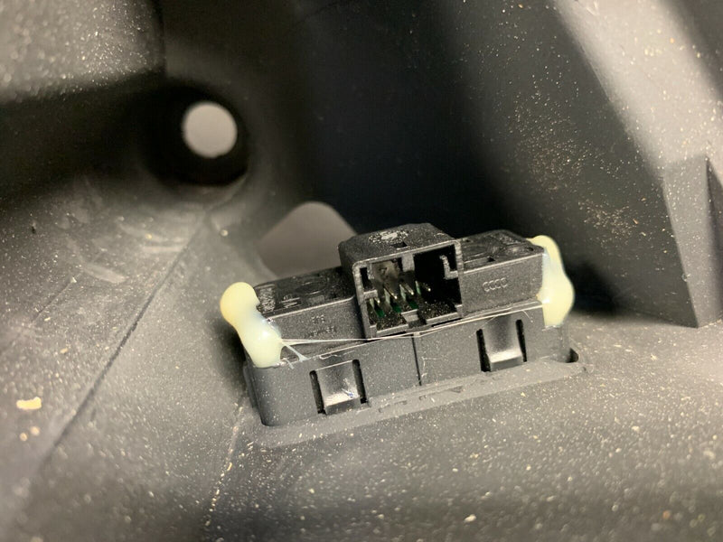 2012 AUDI R8 V10 GT OEM DRIVER DOOR PANEL BRACKET MOUNT
