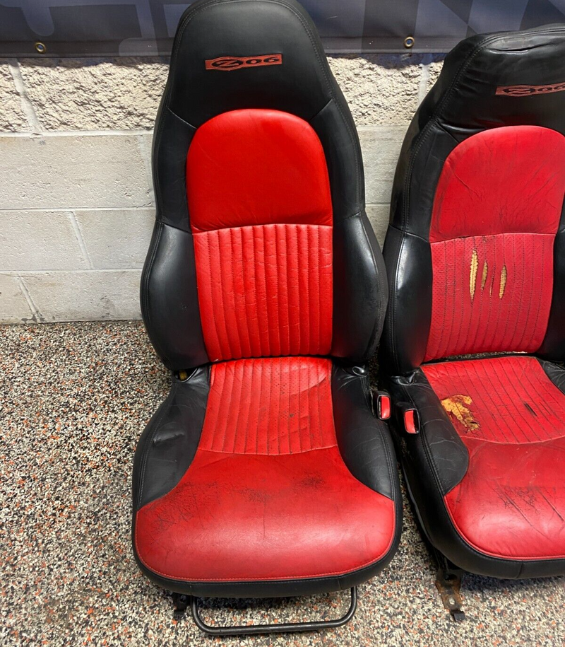 2001 CORVETTE C5 Z06 FRONT SEATS BLACK/RED PAIR DRIVER PASSENGER USED **ROUGH**