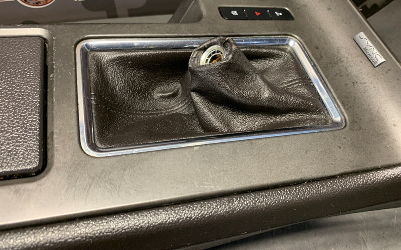 2013 FORD MUSTANG GT OEM CENTER CONSOLE USED