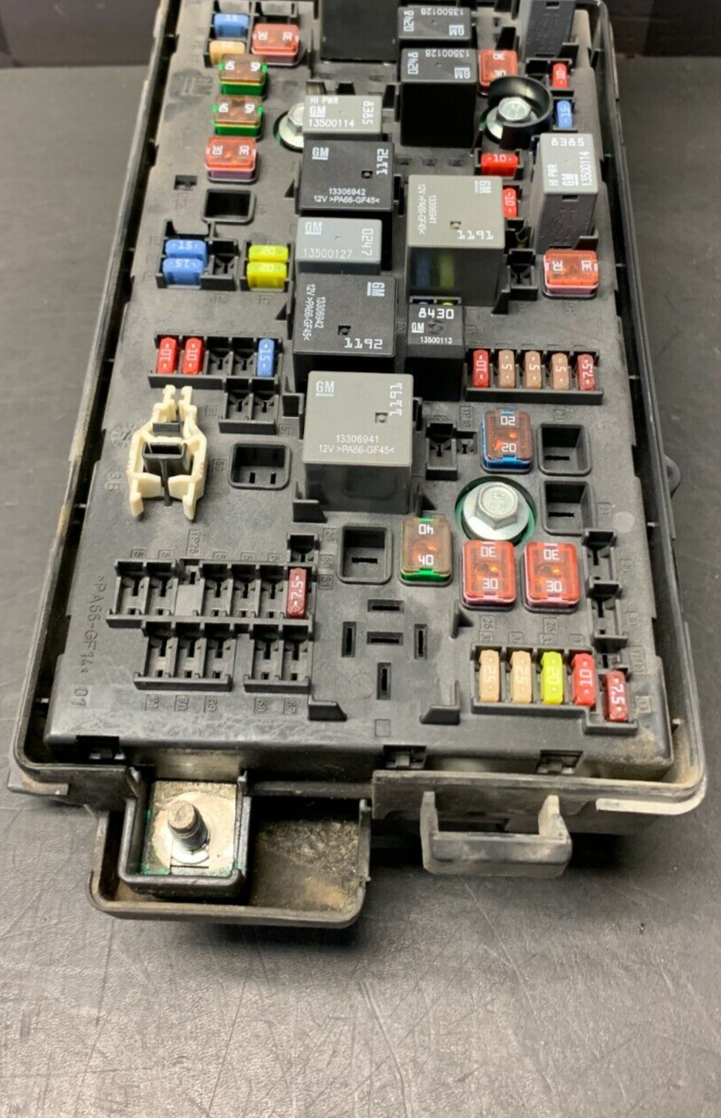 2010 CAMARO SS OEM ENGINE BAY FUSE BOIX PANEL