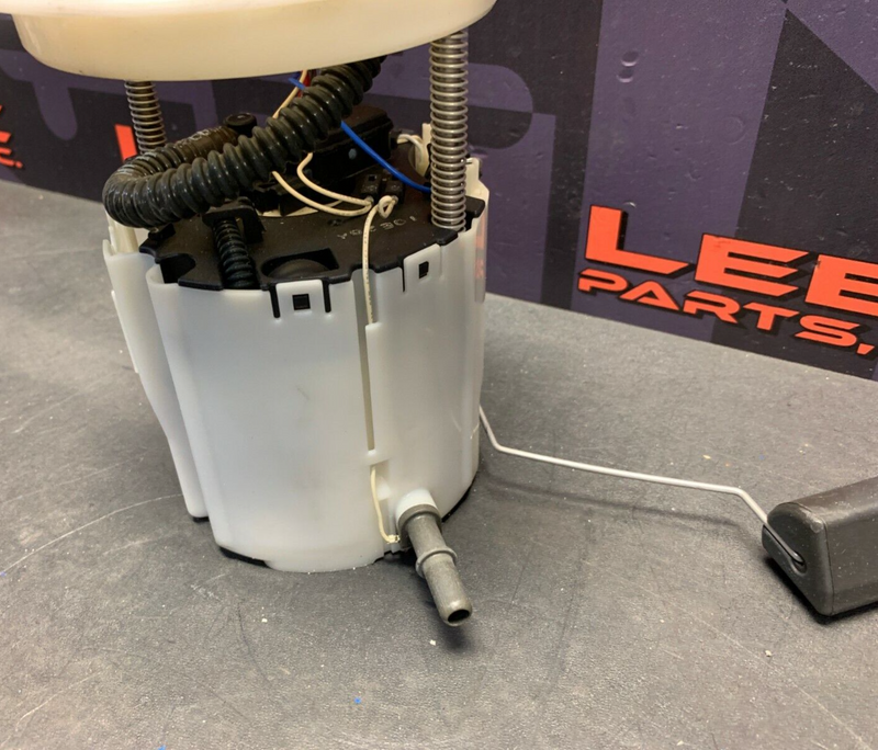 2011 CHEVROLET CAMARO SS OEM FUEL PUMP W/ HANGER HOUSING
