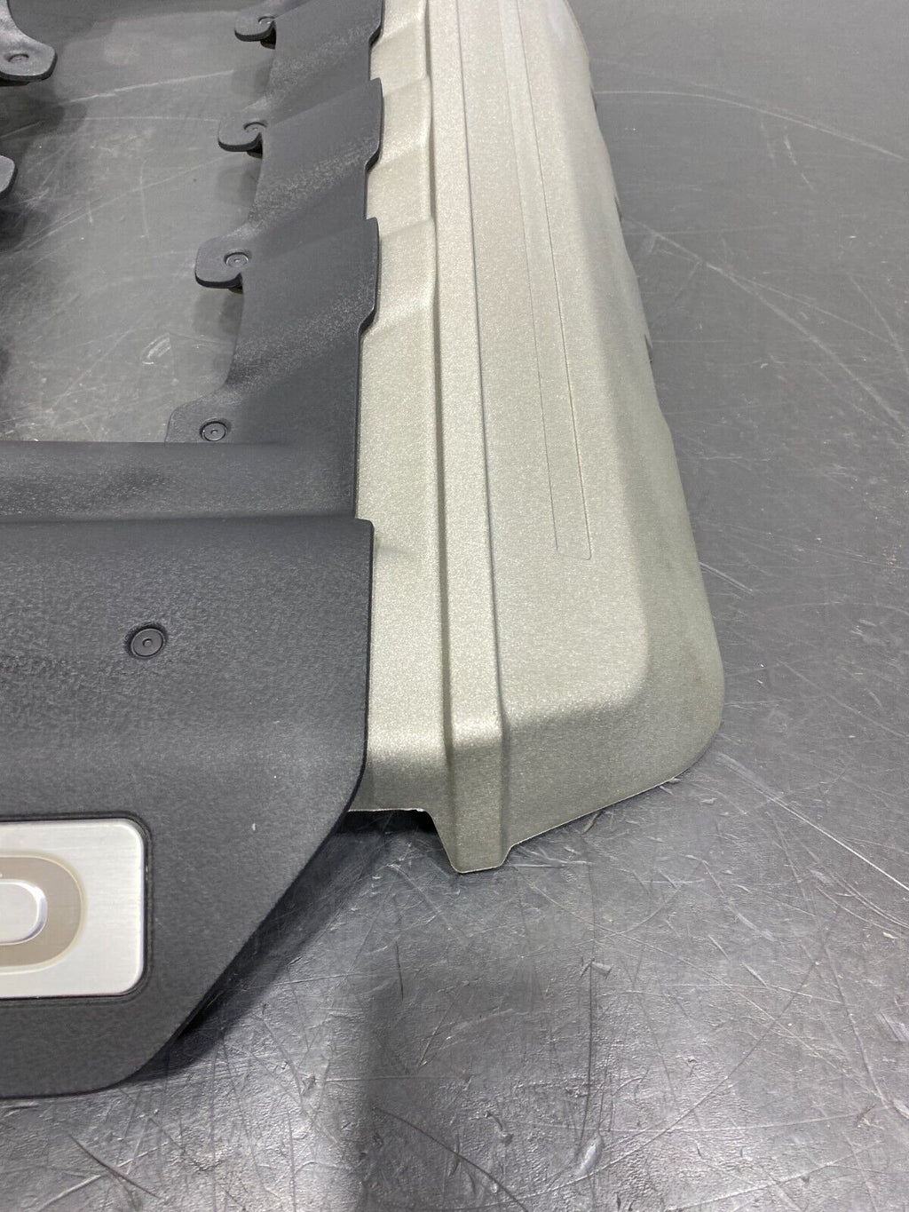 2015 FORD MUSTANG GT OEM UPPER ENGINE COVER FUEL RAIL COVER USED