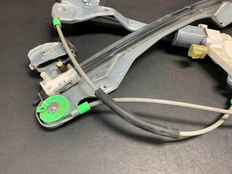 2009 PONTIAC G8 GT OEM PASSENGER FRONT WINDOW MOTOR REGULATOR
