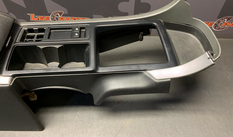 2004 PONTIAC GTO OEM CENTER CONSOLE -DAMAGED REAR CUBBY-