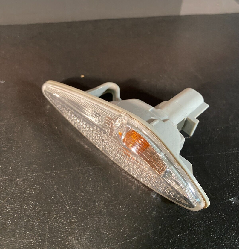 2018 MAZDA MIATA ND OEM DRIVER LH FENDER MARKER LIGHT USED