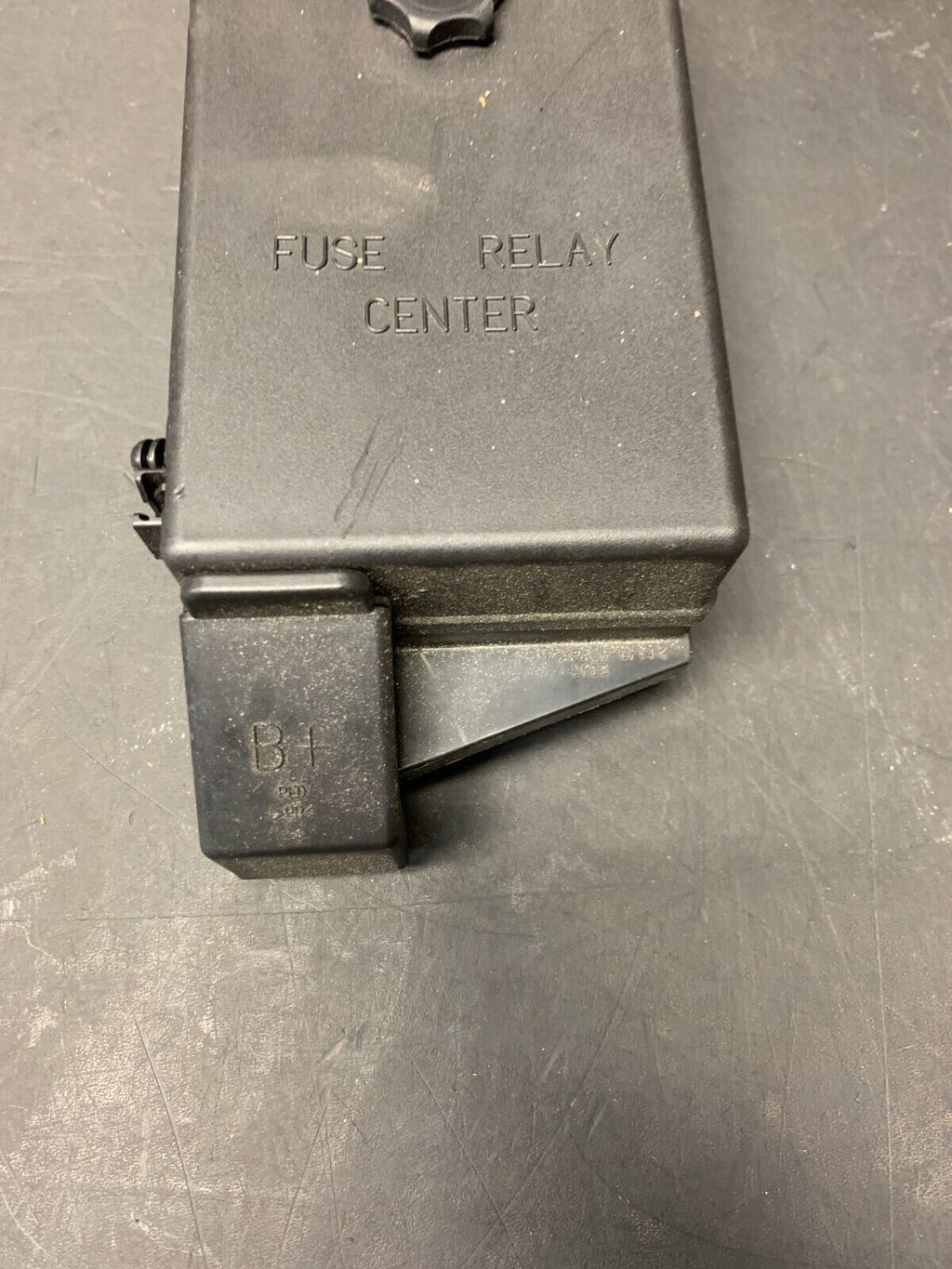 2000 CORVETTE C5 OEM 15329394 ENGINE BAY FUSE BOX PANEL
