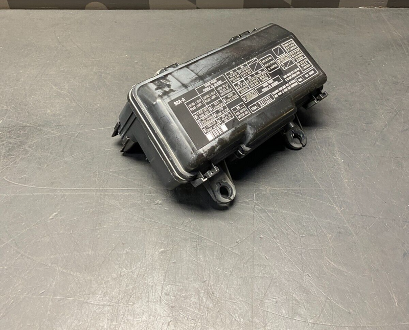 2001 HONDA S2000 AP1 OEM PASSENGER RH ENGINE BAY MAIN FUSE BOX WITH LID USED
