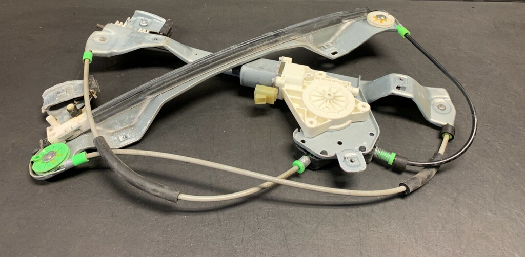 2009 PONTIAC G8 GT OEM PASSENGER FRONT WINDOW MOTOR REGULATOR