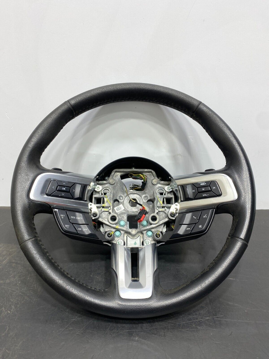 2015 FORD MUSTANG GT OEM STEERING WHEEL ASSEMBLY AUTO WITH PADDLE SHIFTER USED