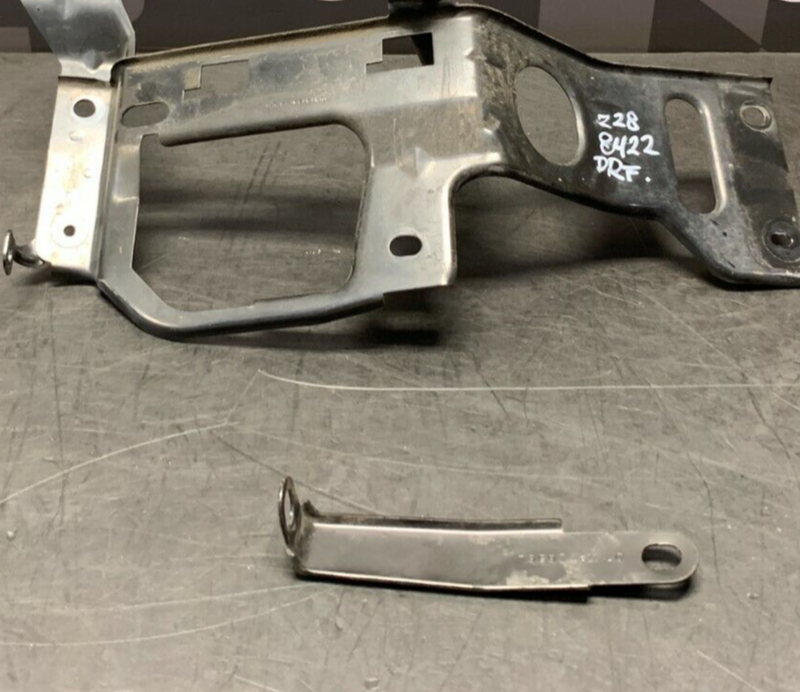 1999 CAMARO Z28 OEM DRIVER FRONT MOUNTING BRACKET