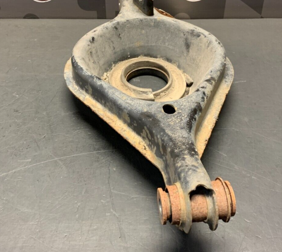 2010 CADILLAC CTSV CTS-V  DRIVER REAR LOWER CONTROL ARM SPRING SEAT USED OEM