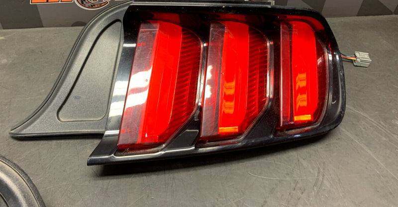 2016 FORD MUSTANG GT OEM TAIL LIGHTS DRIVER PASSENGER