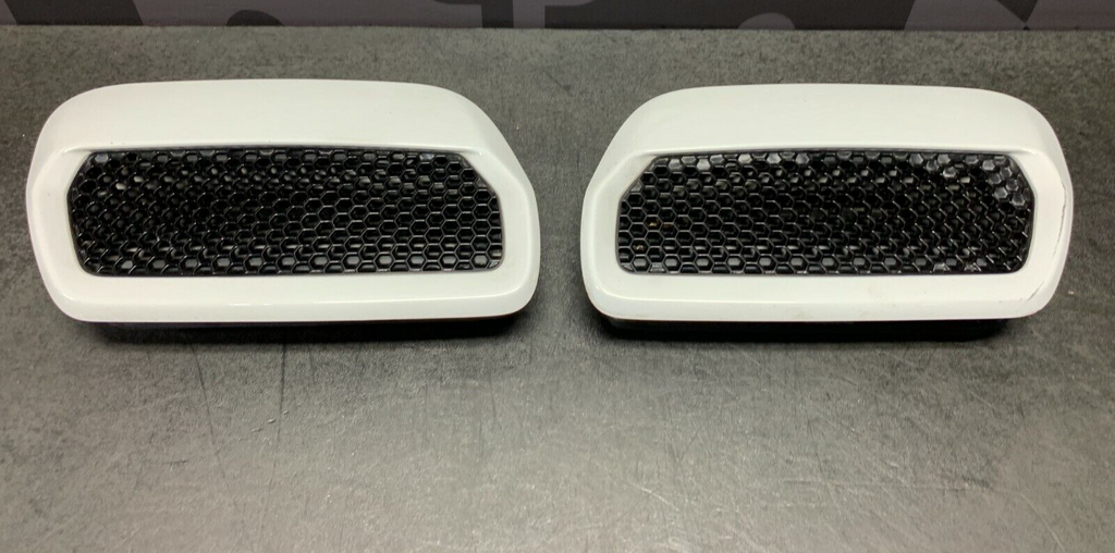 2019 FORD MUSTANG GT OEM HOOD VENTS DUCTS SCOOPS