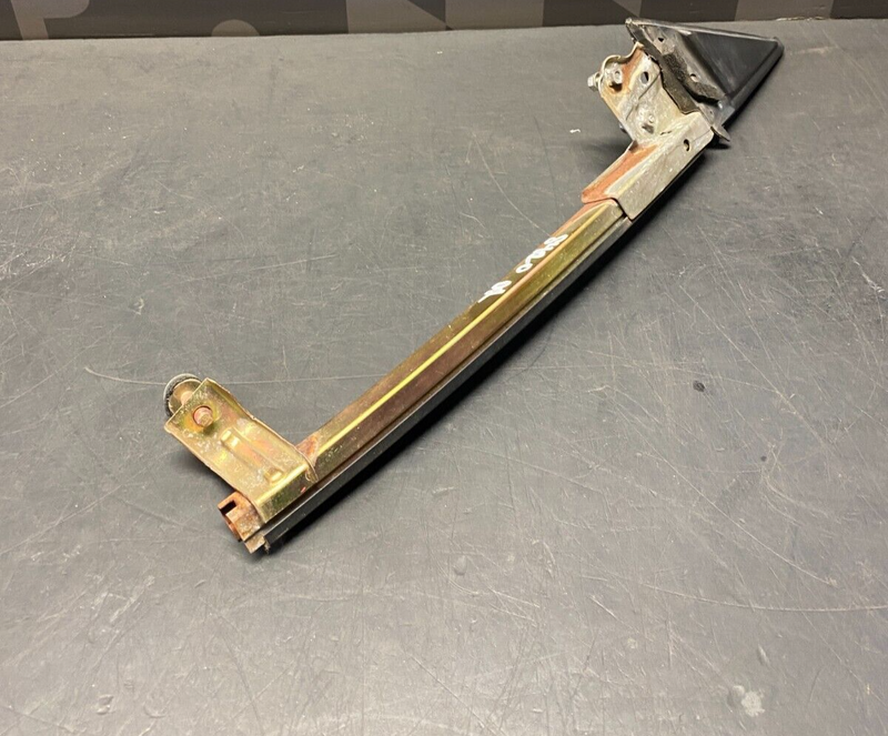 2005 HONDA S2000 AP2 OEM DRIVER LH DOOR GLASS GUIDE FLAG STICK USED