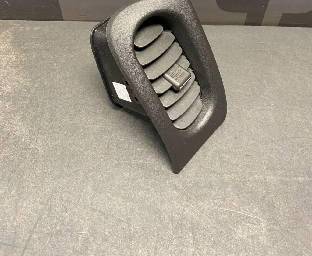 2008 CORVETTE C6 Z06 OEM PASSENGER LH DASH VENT USED
