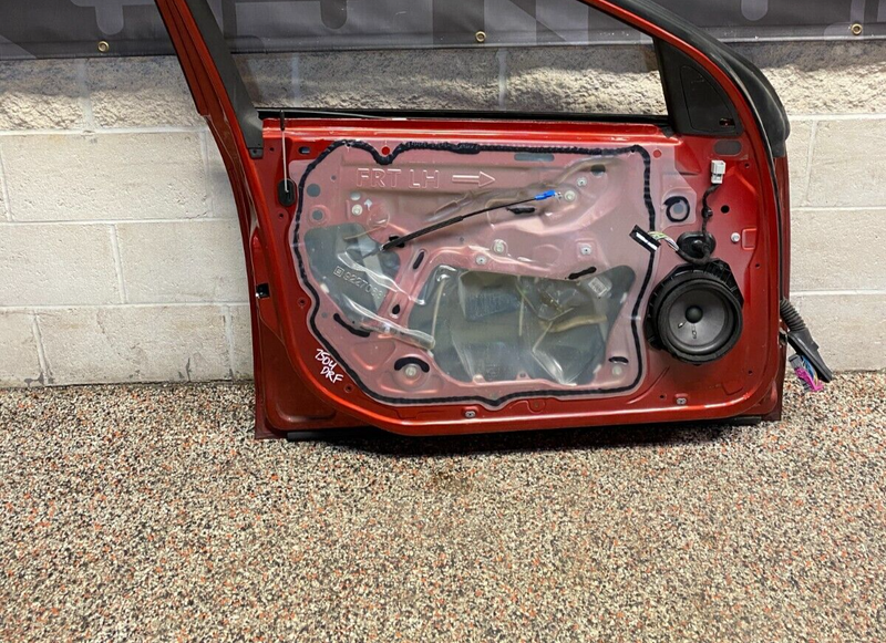 2015 CHEVY SS SEDAN OEM DRIVER LH FRONT DOOR LOADED WITH GLASS USED