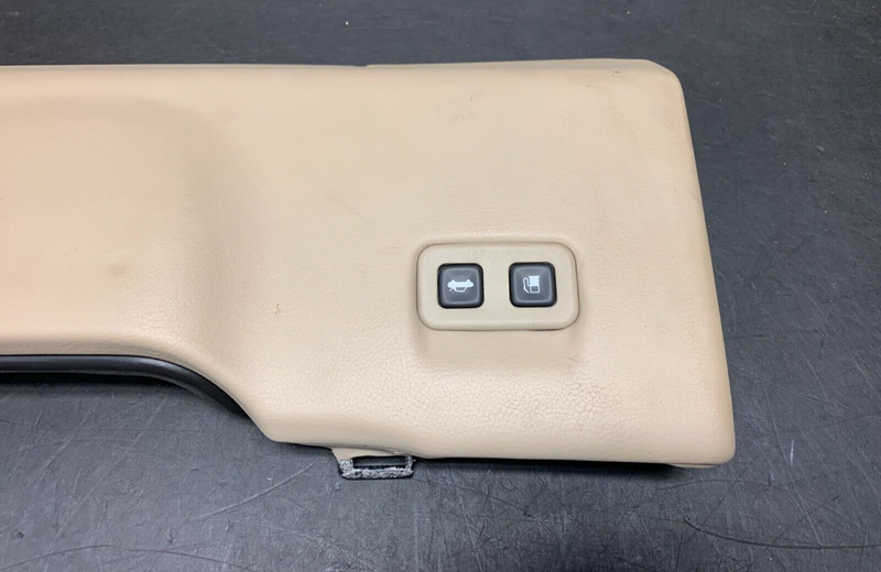 2005 CORVETTE C6 OEM DRIVER TAN LOWER DASH KNEE PANEL TRIM