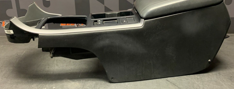 2004 PONTIAC GTO OEM CENTER CONSOLE