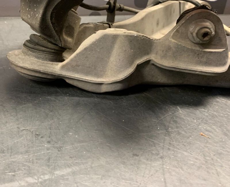 2000 CORVETTE C5 CONVERTIBLE OEM PASSENGER FRONT HUB KNUCKLE CONTROL ARM KNEE