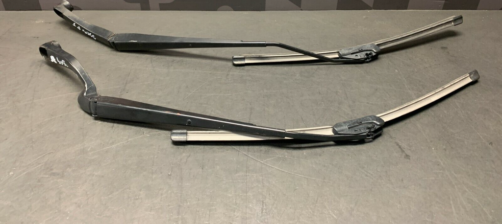 2011 CADILLAC CTS-V CTS V SEDAN OEM WINDSHIELD WIPER ARMS