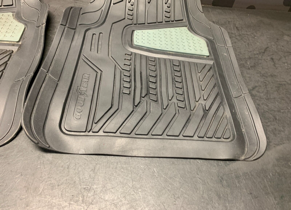 2012 CAMARO SS RUBBER FRONT FLOOR MATS PAIR USED