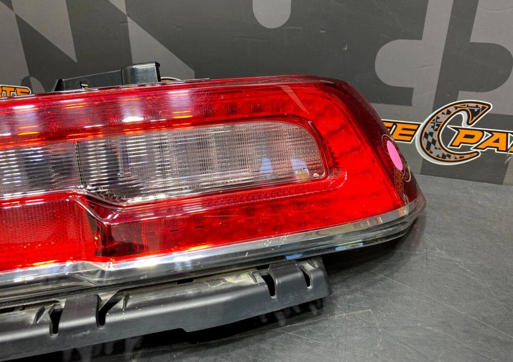 2014 CHEVROLET CAMARO ZL1 OEM PASSENGER RH LED TAIL LIGHT TAIL LAMP USED