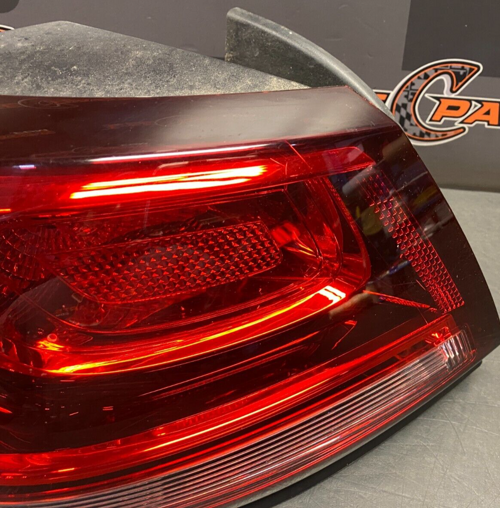 2015 CHEVROLET SS SEDAN OEM DRIVER LH TAIL LIGHT USED NICE!!