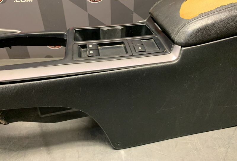 2004 PONTIAC GTO OEM CENTER CONSOLE