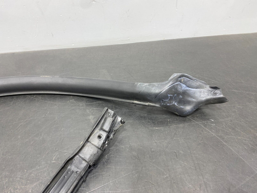 2003 CORVETTE C5 Z06 OEM DRIVER LH RUBBER UPPER WINDOW SEAL USED