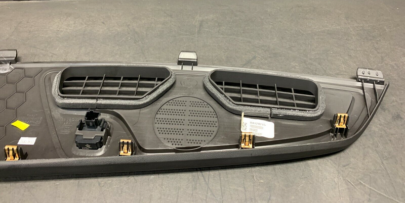 2017 CAMARO SS COUPE OEM DASH DEFROSTER VENT PANEL