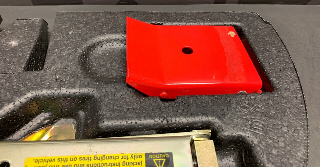 2005 PONTIAC GTO OEM TRUNK JACK SPARE TOOL KIT W/ FOAM