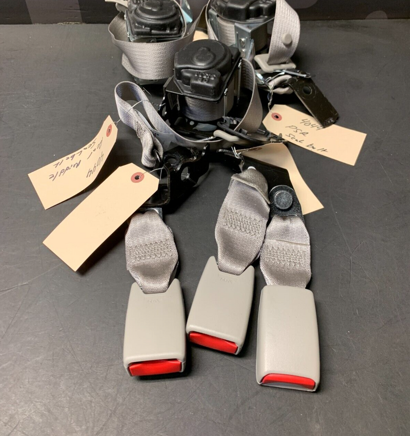 2010 CADILLAC CTSV CTS-V REAR SEAT BELT SET CENTER WITH RECEIVERS USED OEM