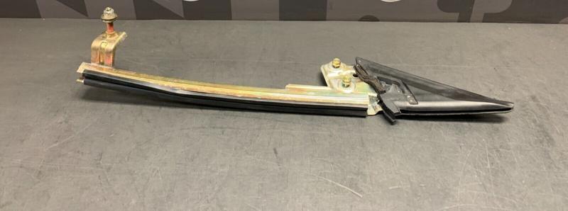 2001 HONDA S2000 AP1 OEM PASSENGER DOOR GLASS TRACK FLAG STICK 48k MILES USED