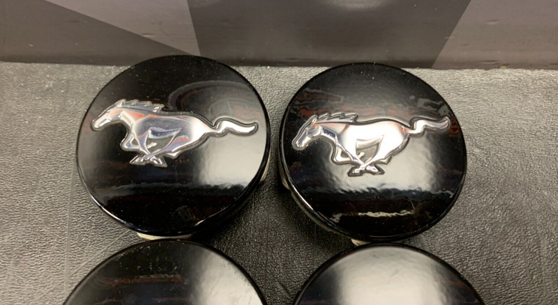 2015 FORD MUSTANG GT COUPE OEM CENTER CAPS SET (4)