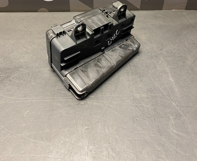 2001 HONDA S2000 AP1 OEM PASSENGER RH ENGINE BAY MAIN FUSE BOX WITH LID USED