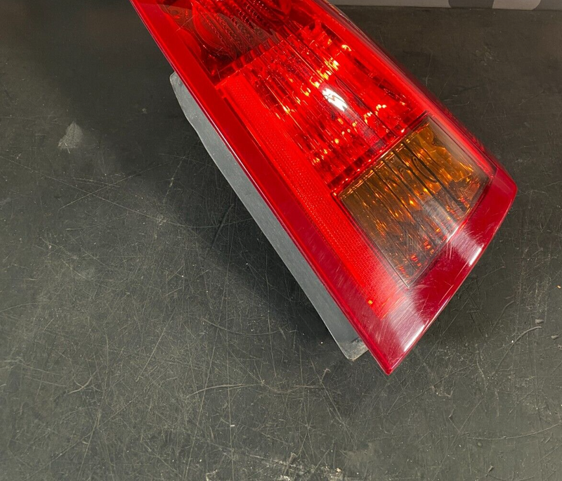 2004 CADILLAC CTS V CTS-V OEM PASSENGER RH TAIL LIGHT USED