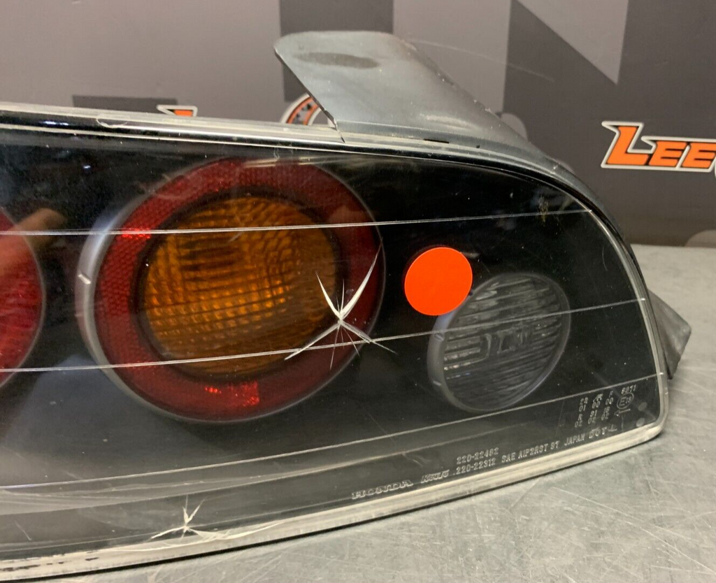 2005 HONDA S2000 AP2 OEM DRIVER LH TAIL LIGHT USED **READ**