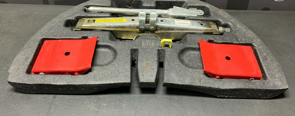 2005 PONTIAC GTO OEM spare tire jack foam tool kit