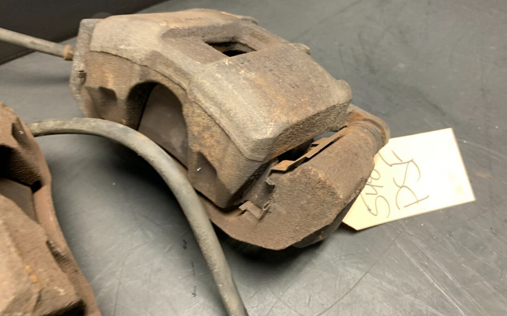 2005 ACURA TSX OEM FRONT BRAKE CALIPERS PAIR DR PS USED