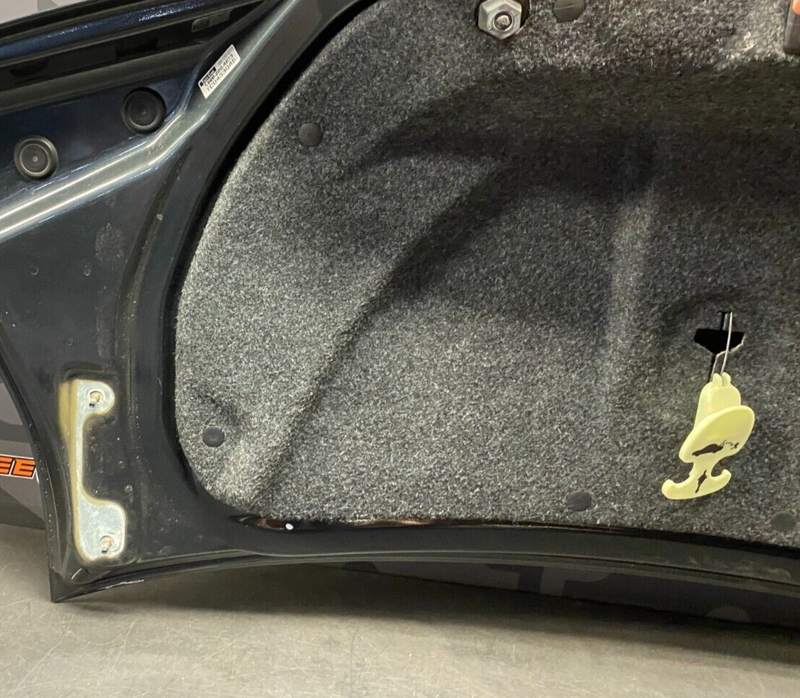 2015 CAMARO SS OEM TRUNK LID ASSEMBLY USED **MISSING WING**
