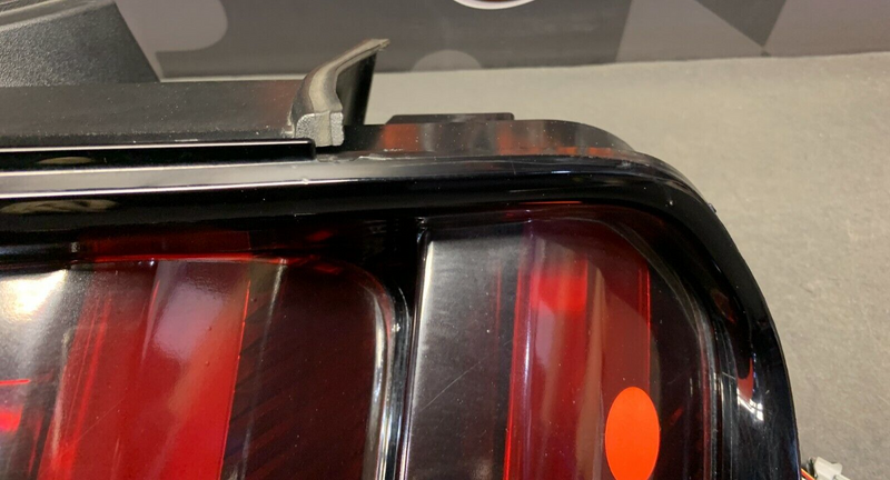 2015 FORD MUSTANG GT OEM RH PASSENGER TINTED TAIL LIGHT -CRACKED-