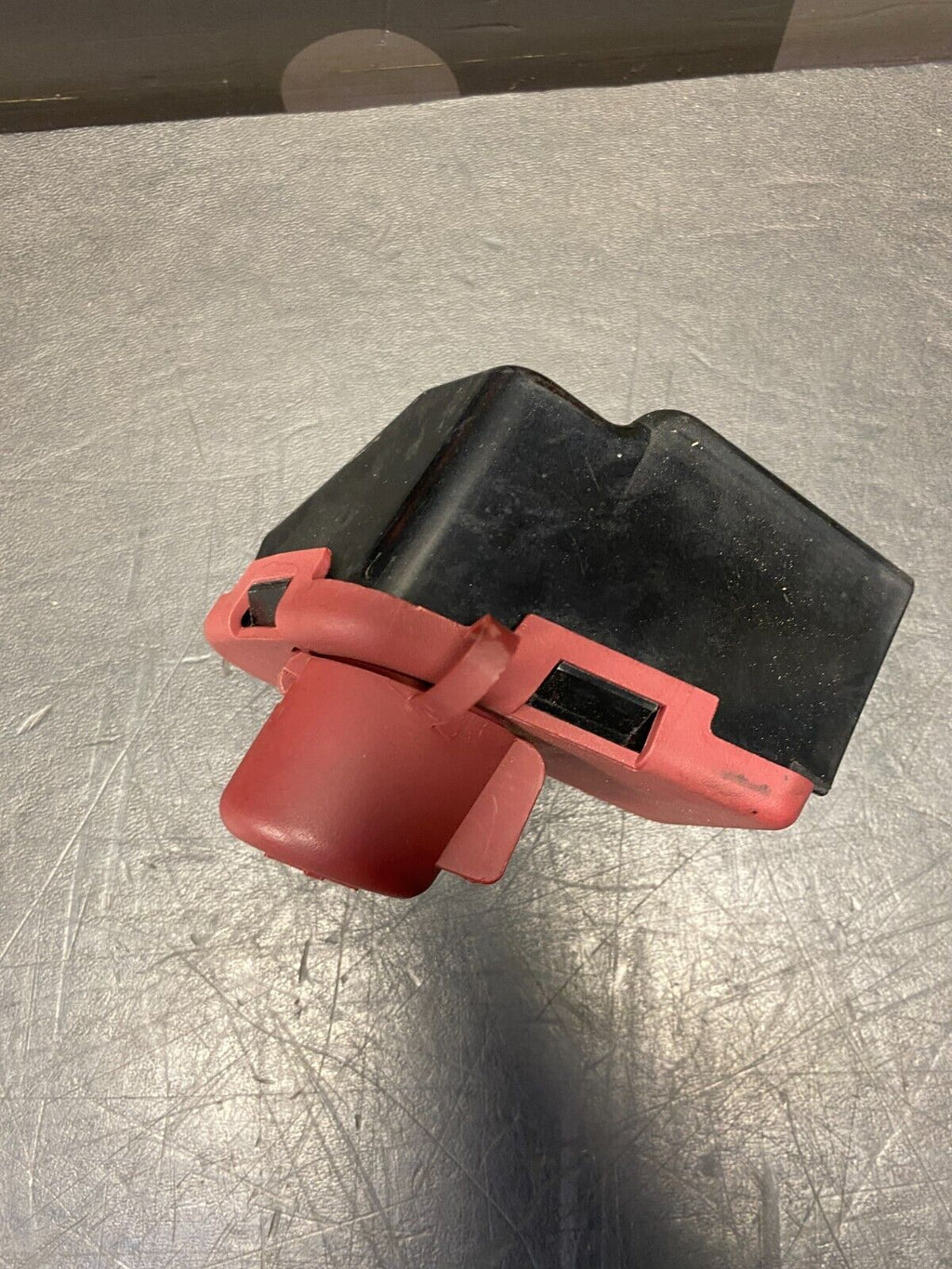 2014 CHEVROLET CAMARO SS OEM POSITIVE BATTERY TERMINAL POST USED
