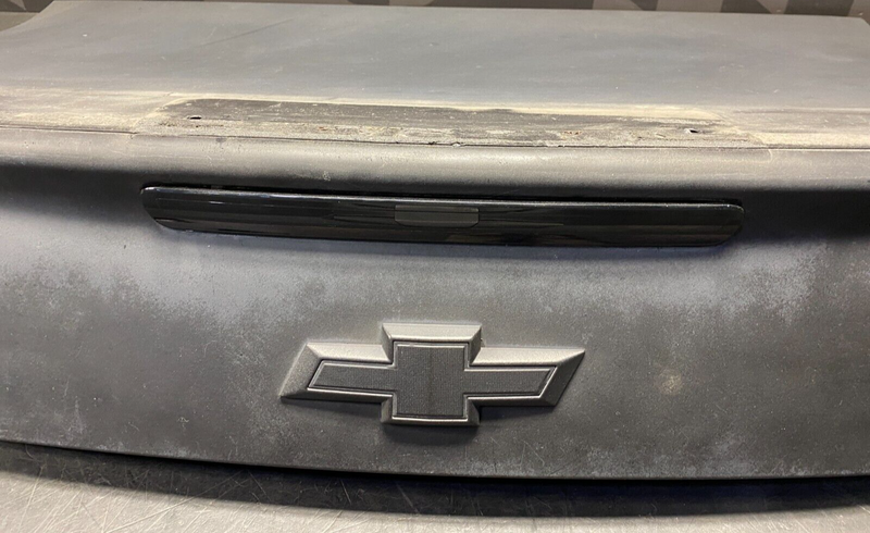 2015 CAMARO SS OEM TRUNK LID ASSEMBLY USED **MISSING WING**