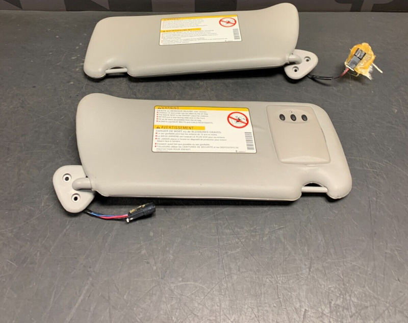 2004 CADILLAC CTS V CTS-V SUNVISORS PAIR GARAGE BUTTONS OEM 74k MILES!