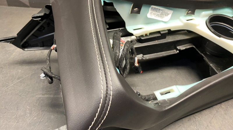 2018 DODGE CHALLENGER HELLCAT OEM CENTER CONSOLE ASSEMBLY ARM REST USED