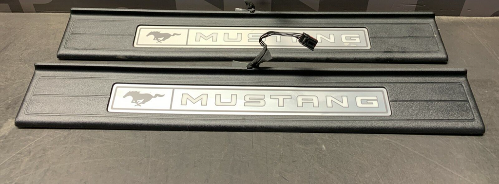 2020 FORD MUSTANG GT OEM LIT DOOR SILLS PANELS
